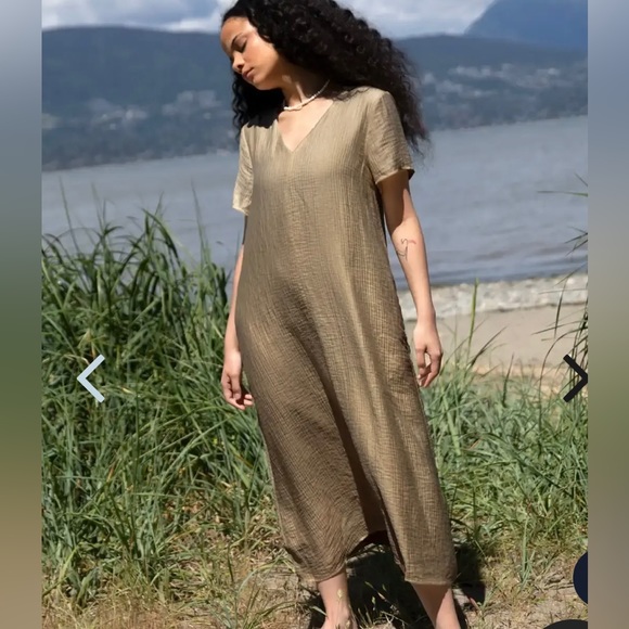 OAK + FORT Dresses & Skirts - NWT OAK+FORT  TEXTURED V-NECK LONG DRESS